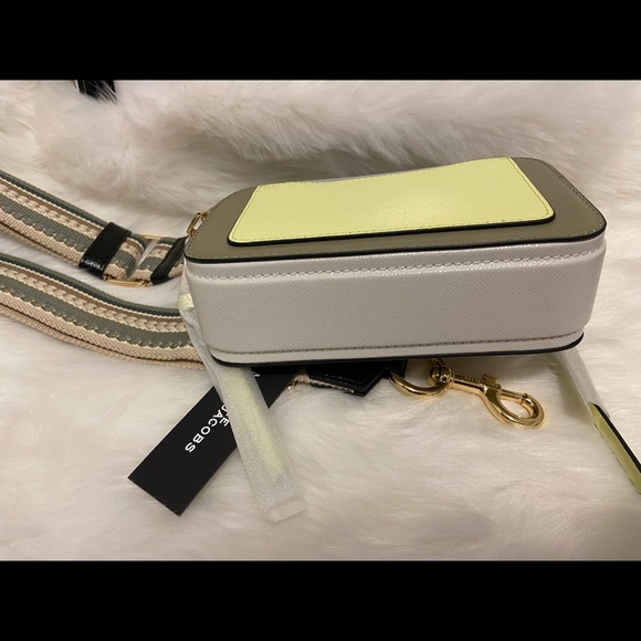 The Colorblock Snapshot - Picture 7 of 13